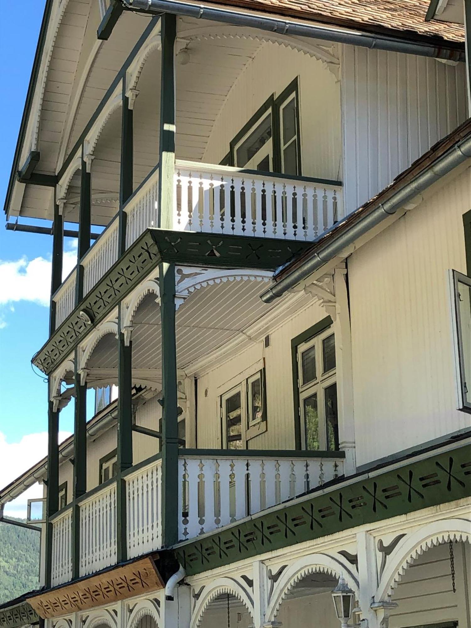 Heartbreak Hotel Nedre Heidal Exterior foto